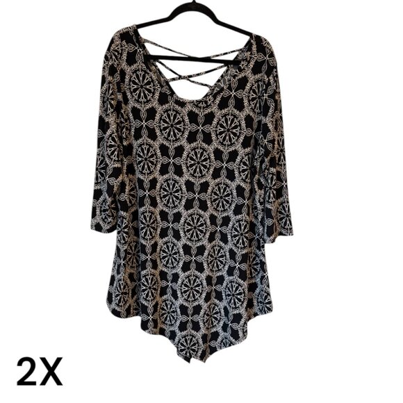 ❤️SPRING/SUMMER BLACK PRINT TOP w/STRAPPY DETAIL  PLUS 2X     #F - Picture 1 of 8